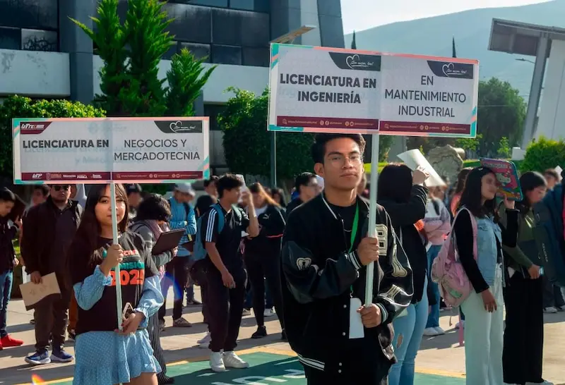 Cientos de aspirantes realizan examen de ingreso a la Universidad Tecnológica de Tecamachalco (Uttecam)