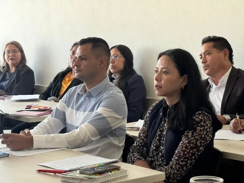 Reciben docentes curso sobre responsabilidad administrativa con certeza institucional