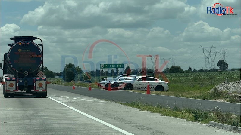En la autopista Puebla – Orizaba intentan robar camión de paquetería