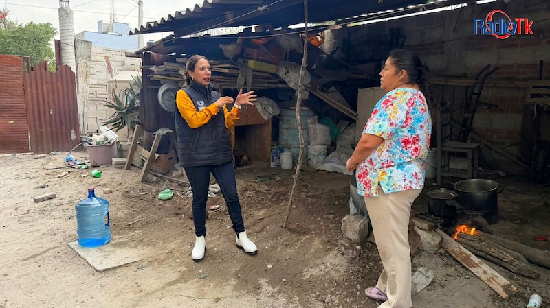 Estebi Fernández visita hogares de Capula para escuchar necesidades de las familias